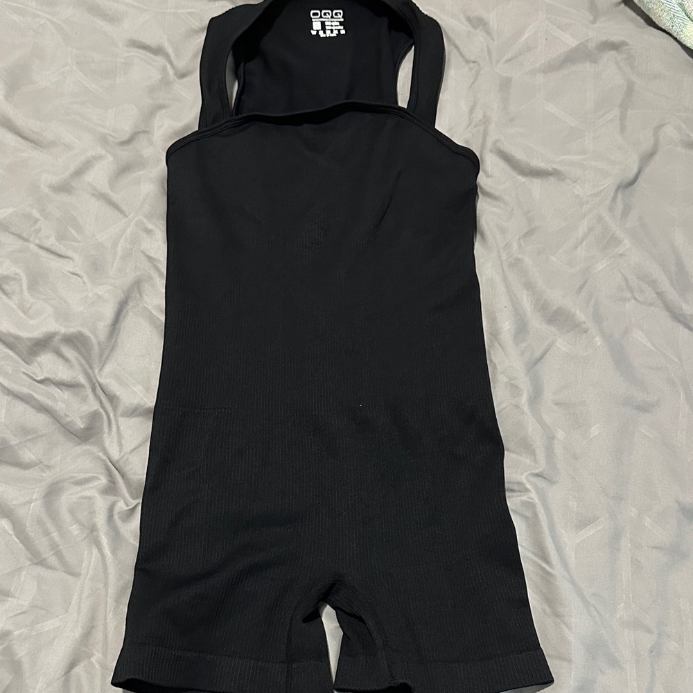 OQQ Black Sleeveless Romper